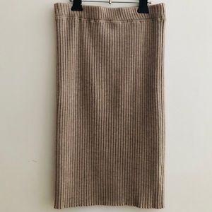 Club Monaco knit skirt